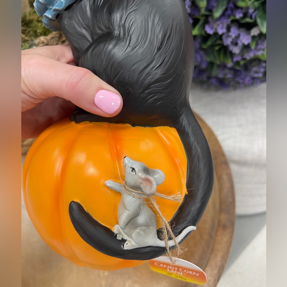Halloween Black Cat Witch On Pumpkin with Mouse NWT Resin - Picture 2 of 6